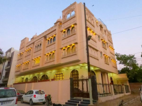 The Taj Vista Agra- Walking distance to Taj Mahal